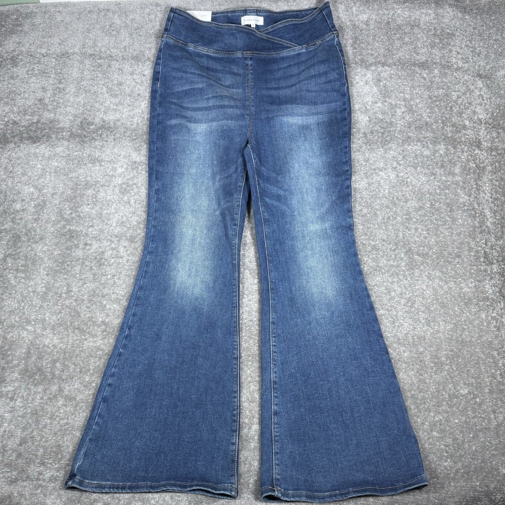 Love Tree High-Rise Flare Jeans - Medium Blue